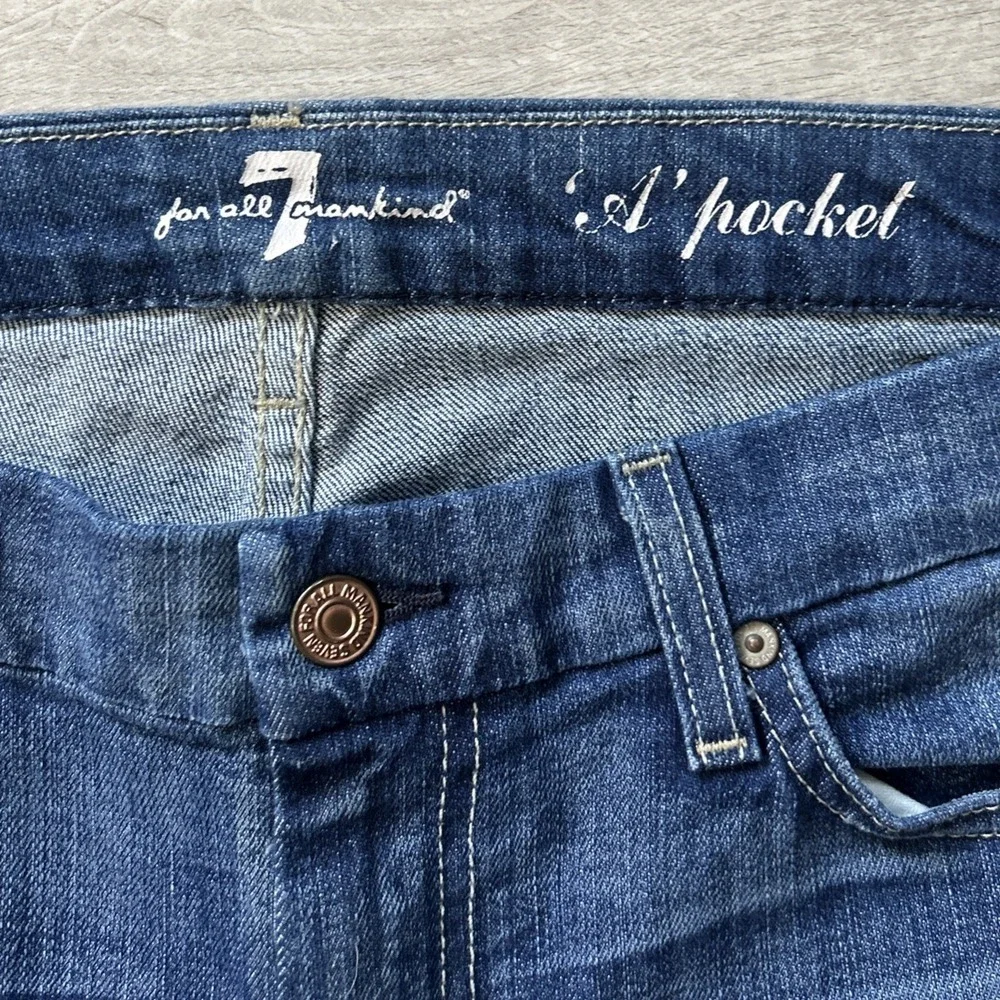 7 for all mankind A Pocket Jeans ~ Women's Size 31 ~ Flared Legs